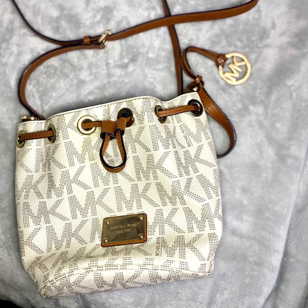 MICHAEL KORS bucket bag tote white and brown